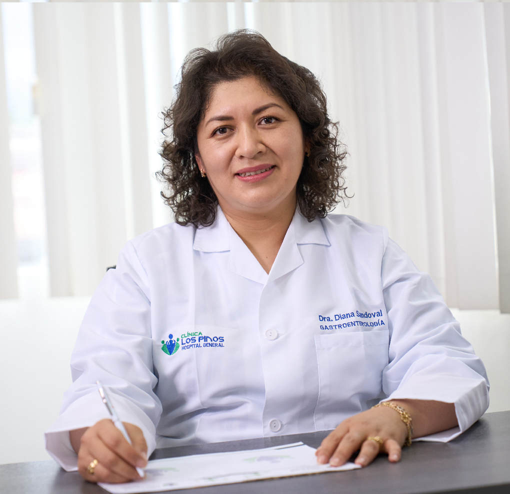 Dra.-Diana-Sandoval-Gastroenterologia-Quito