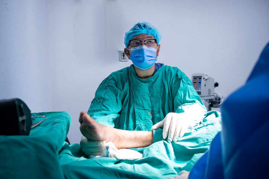 Cirugía de tobillo Quito - Dr. Francisco Guzmán